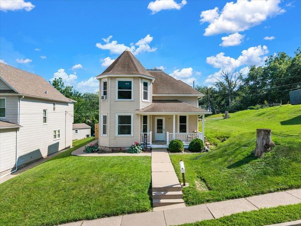 727 Sylvan Court, Davenport, IA 52803