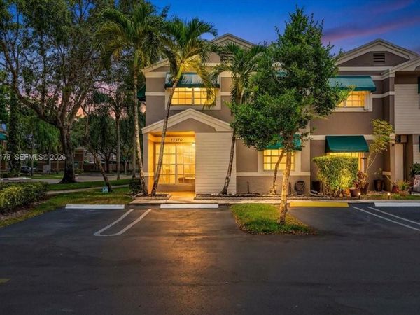 12370 SW 52nd St, Cooper City, FL 33330
