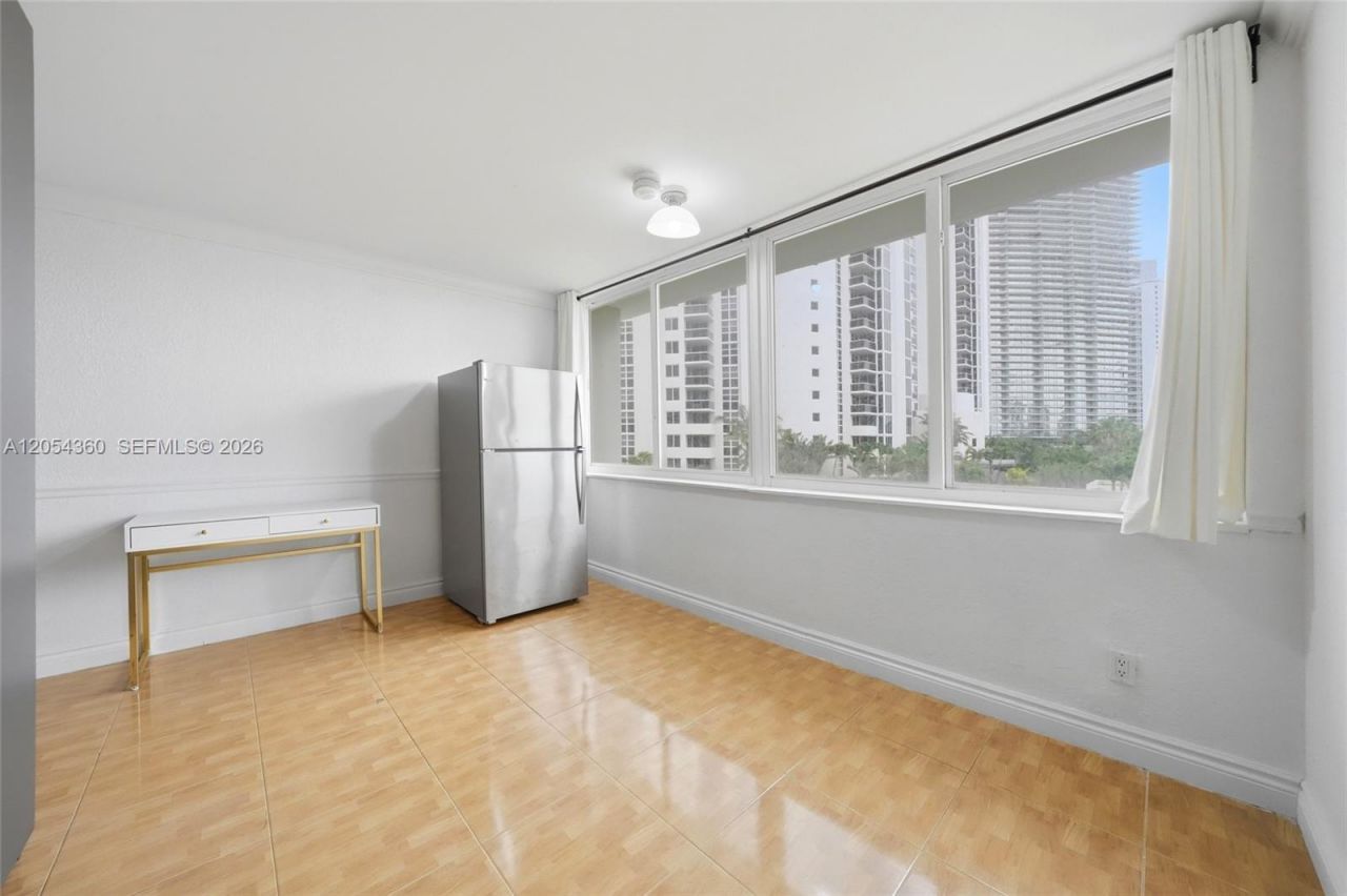 19201 Collins Ave, Unit 341, Sunny Isles Beach, FL 33160 Photo