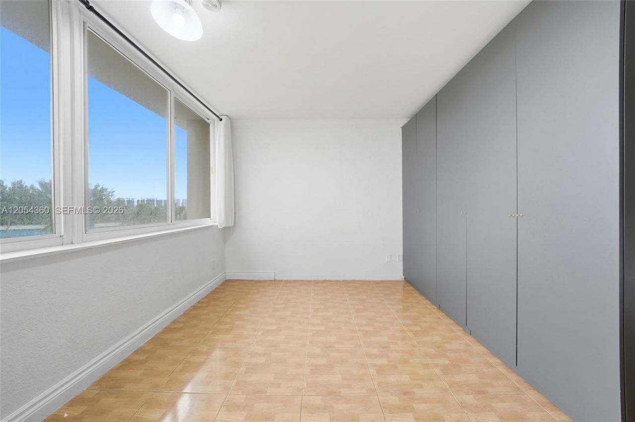 19201 Collins Ave, Unit 341, Sunny Isles Beach, FL 33160 Photo