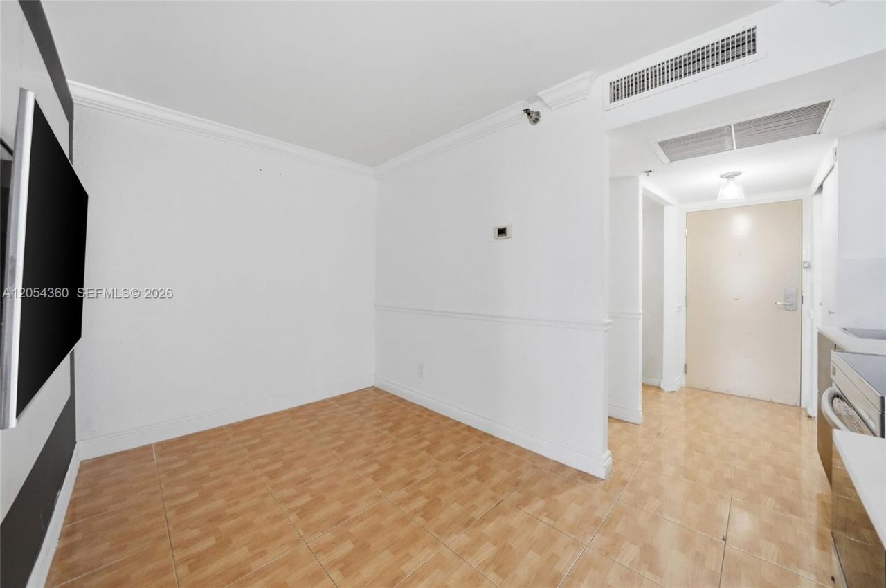 19201 Collins Ave, Unit 341, Sunny Isles Beach, FL 33160 Photo