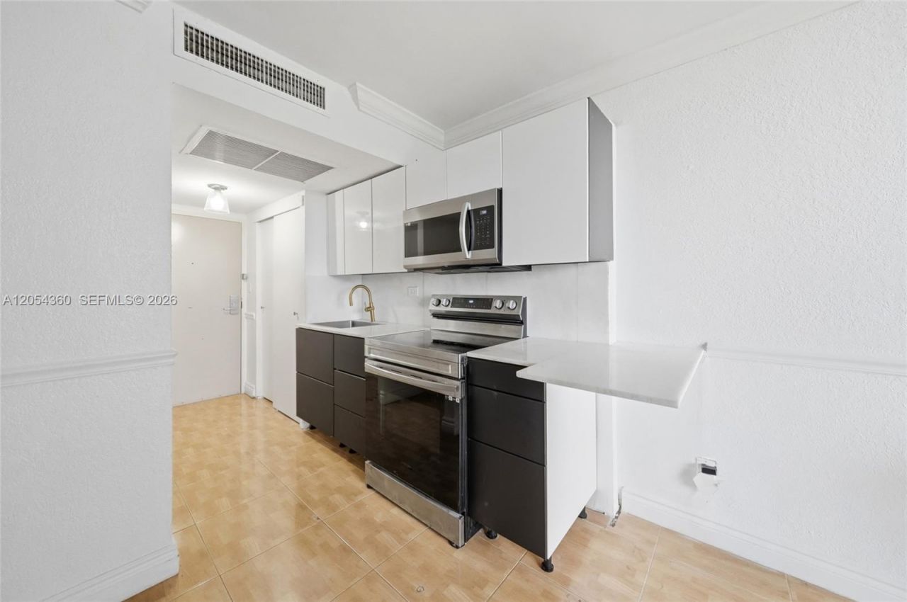 19201 Collins Ave, Unit 341, Sunny Isles Beach, FL 33160 Photo