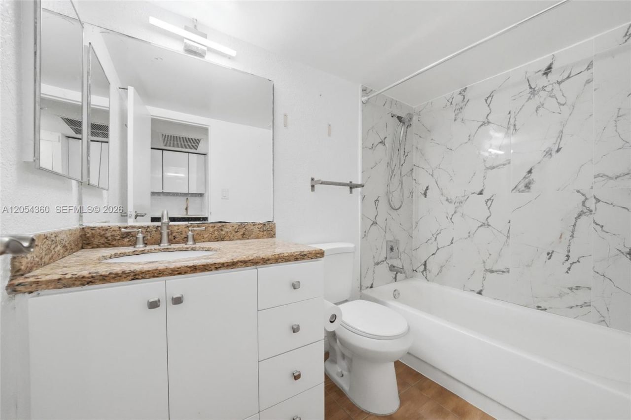19201 Collins Ave, Unit 341, Sunny Isles Beach, FL 33160 Photo