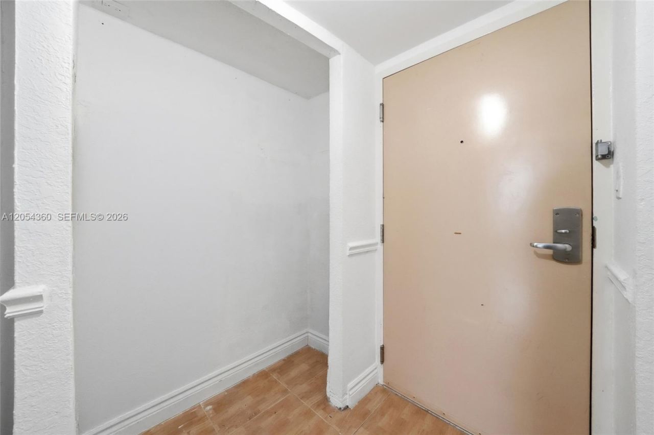 19201 Collins Ave, Unit 341, Sunny Isles Beach, FL 33160 Photo