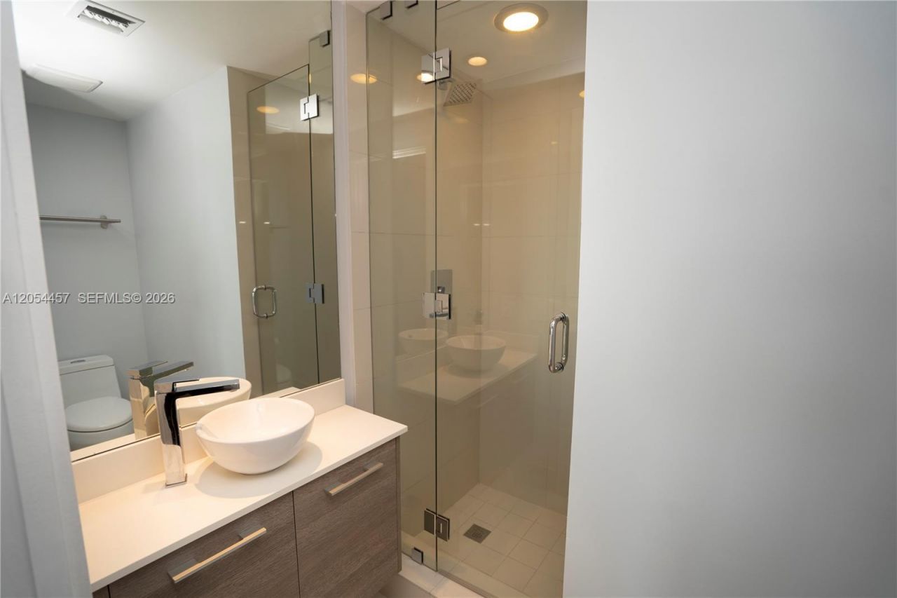 650 NE 32nd St, Unit 4104, Miami, FL 33137 Photo