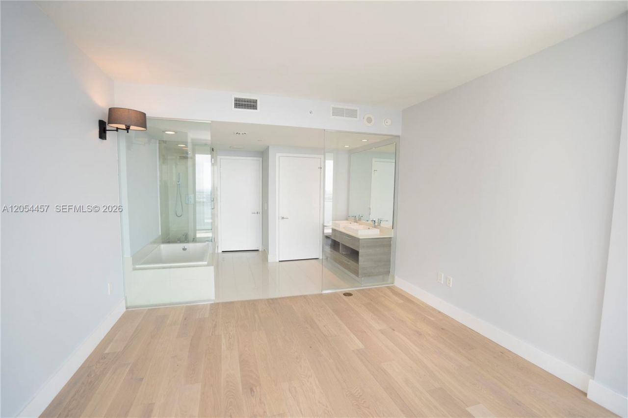 650 NE 32nd St, Unit 4104, Miami, FL 33137 Photo