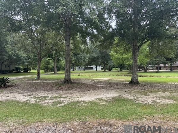 3376 Piper Rd, Slaughter, LA 70777