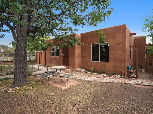 912 Alto Street, Santa Fe, NM 87501