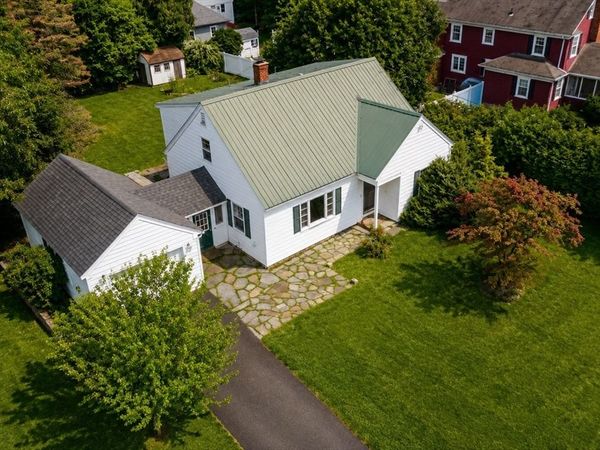 25 Montague St, Montague, MA 01376
