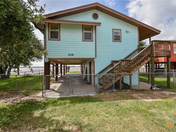 2116 W Bayshore Drive , Palacios, TX 77465