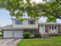 4691 Huntington Boulevard, Hoffman Estates, IL 60192 primary photo