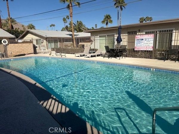 686 E Cottonwood Road, Unit E, Palm Springs, CA 92262