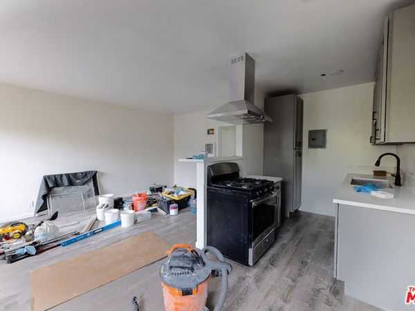 6126 Eleanor Avenue, Unit 18, Los Angeles, CA 90038