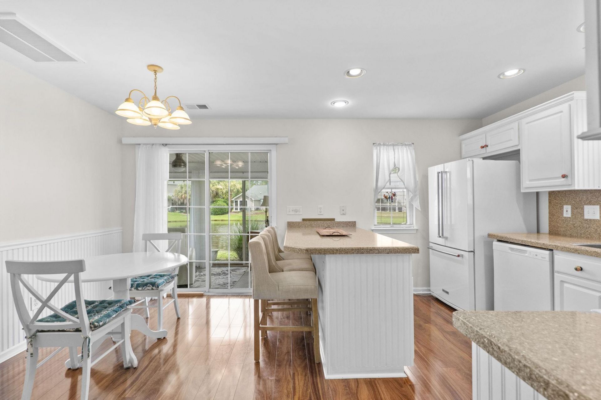 416 Whinstone Dr. Photo 10