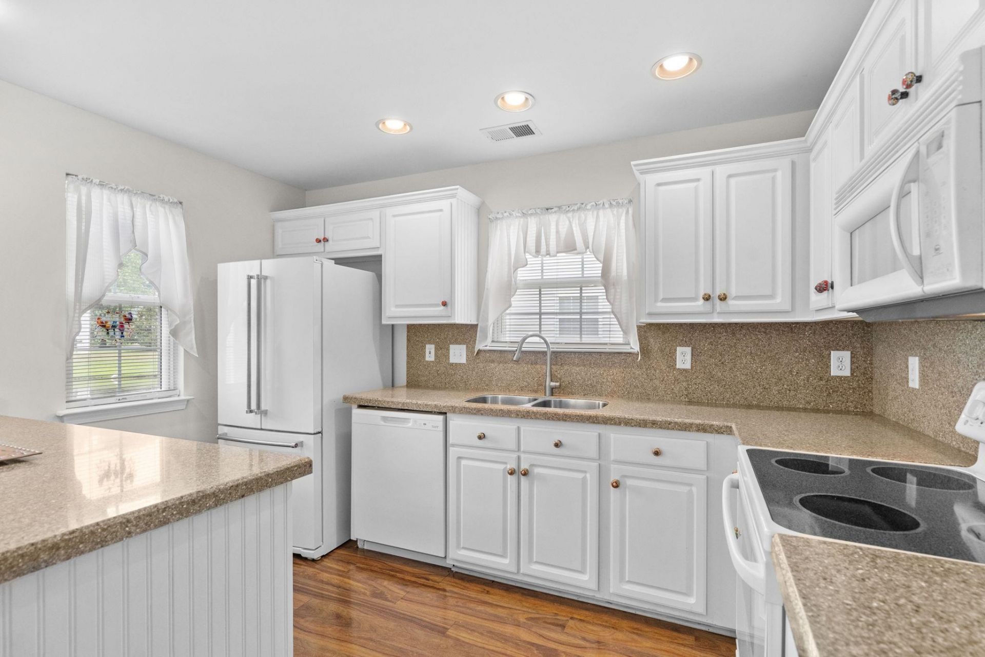 416 Whinstone Dr. Photo 12