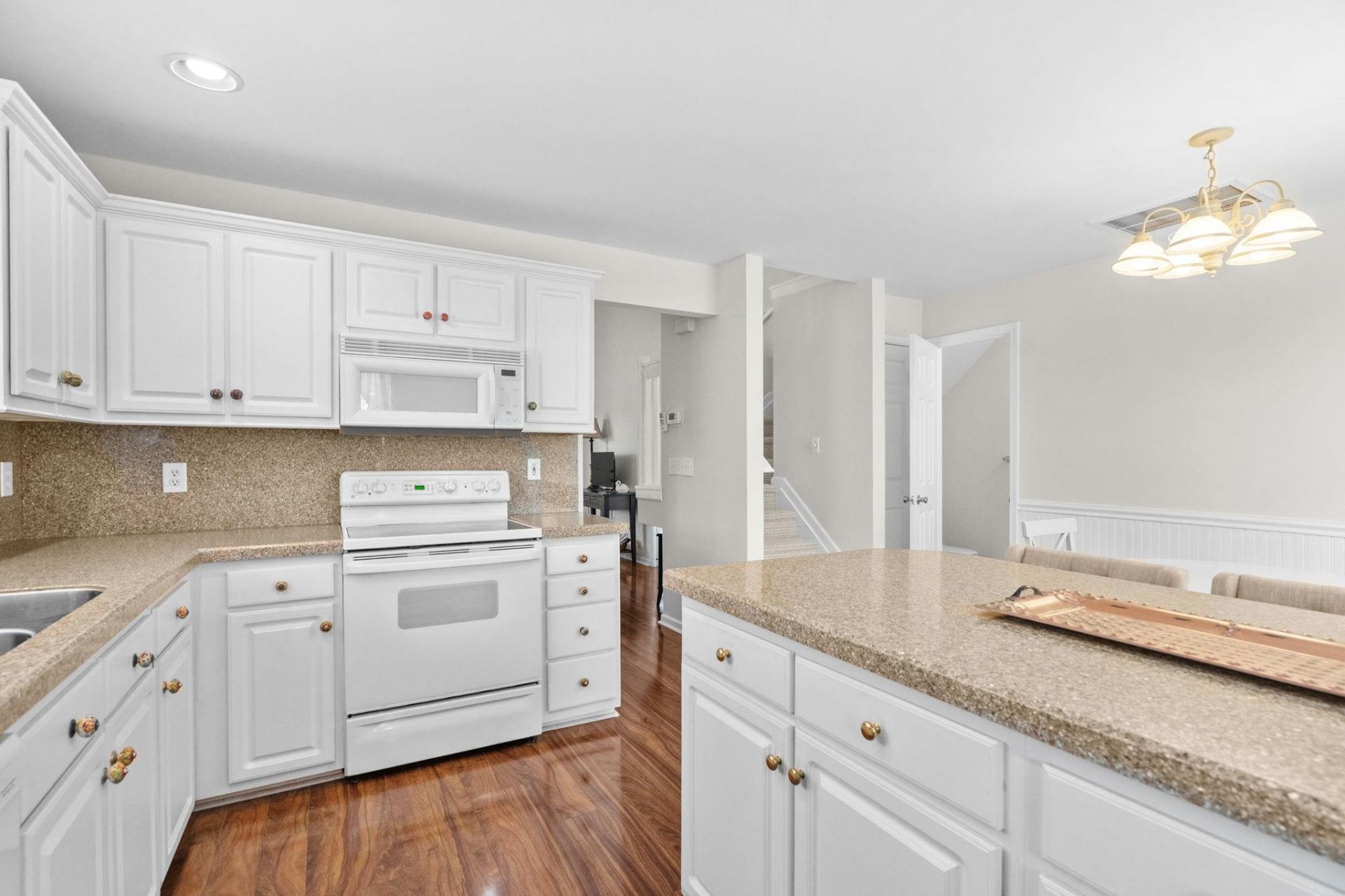 416 Whinstone Dr. Photo 13