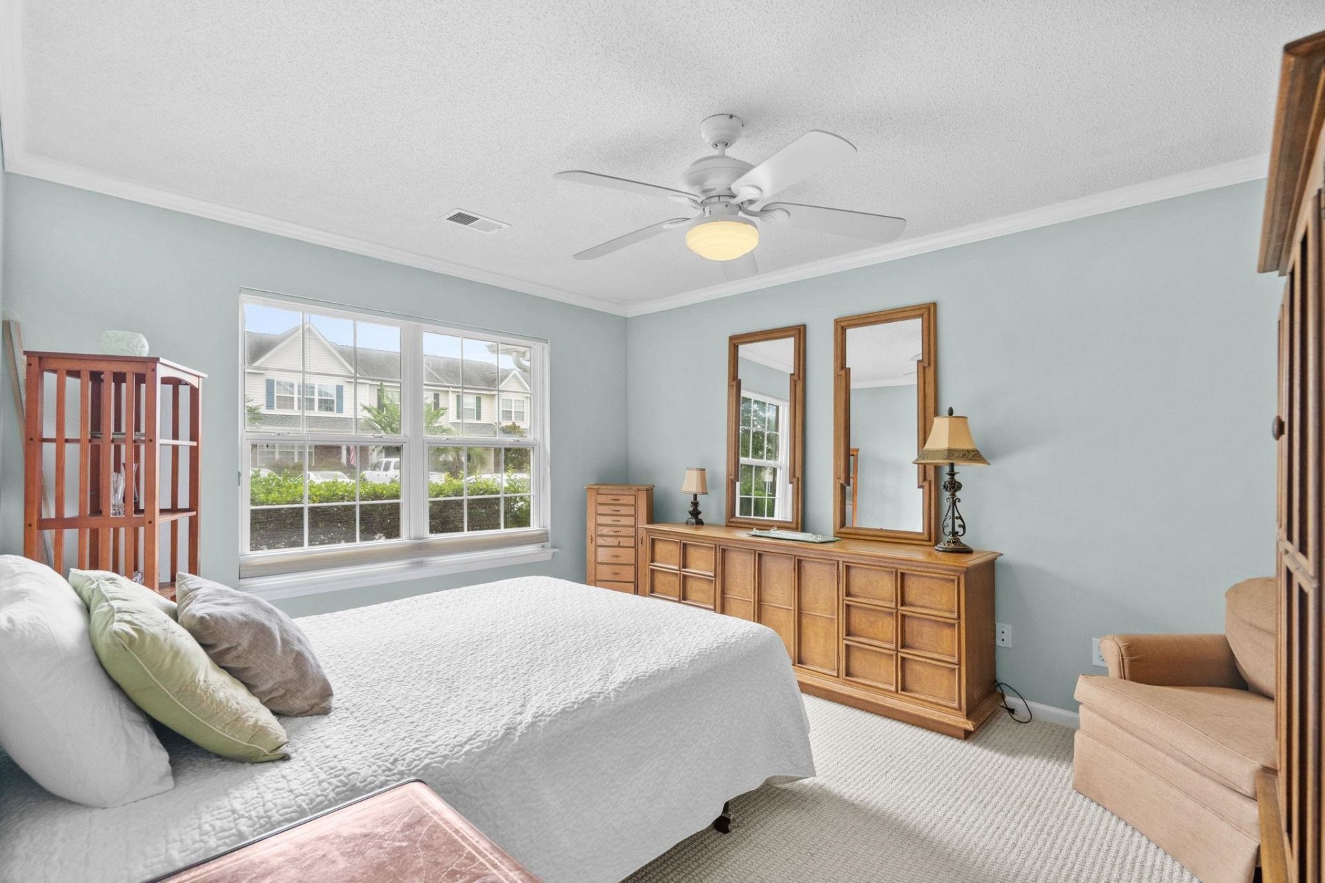 416 Whinstone Dr. Photo 26