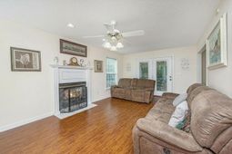 1543 Sterling Oaks Drive photo 4