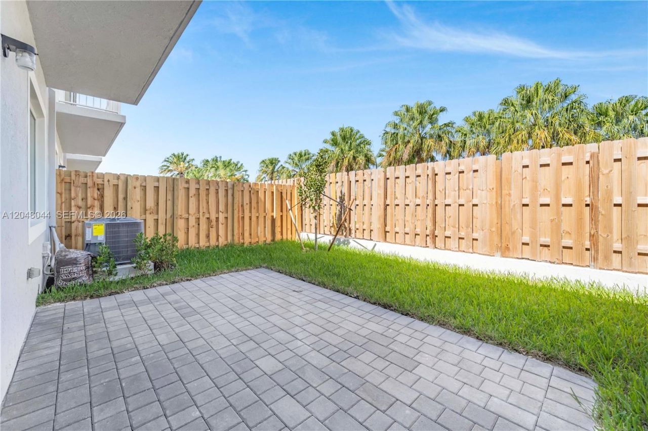 701 SE 13th St Cir , Homestead, FL 33034 Photo