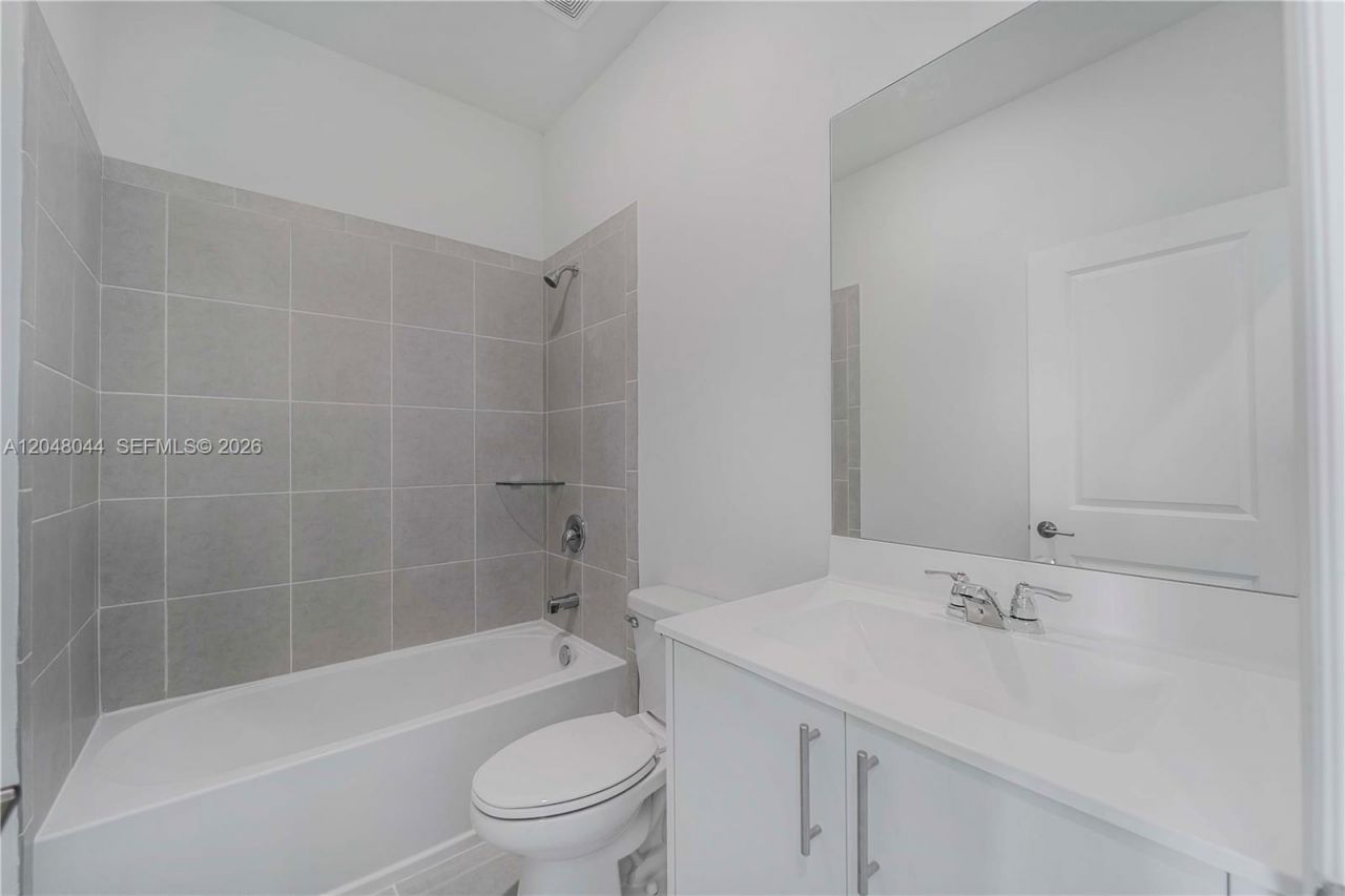 701 SE 13th St Cir , Homestead, FL 33034 Photo