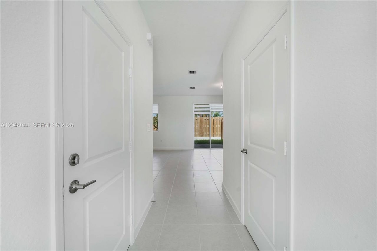 701 SE 13th St Cir , Homestead, FL 33034 Photo