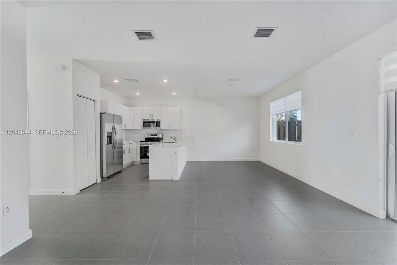 701 SE 13th St Cir , Homestead, FL 33034 Photo