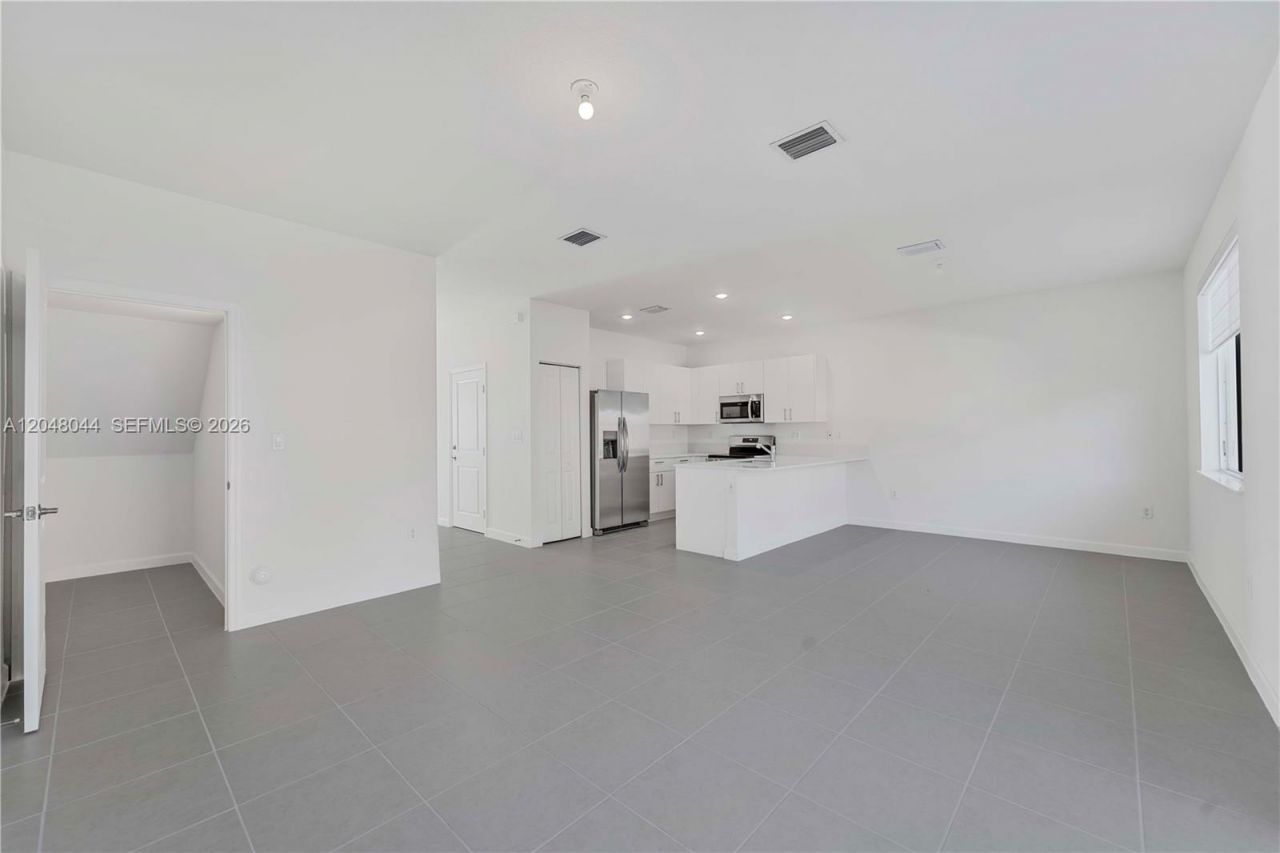 701 SE 13th St Cir , Homestead, FL 33034 Photo