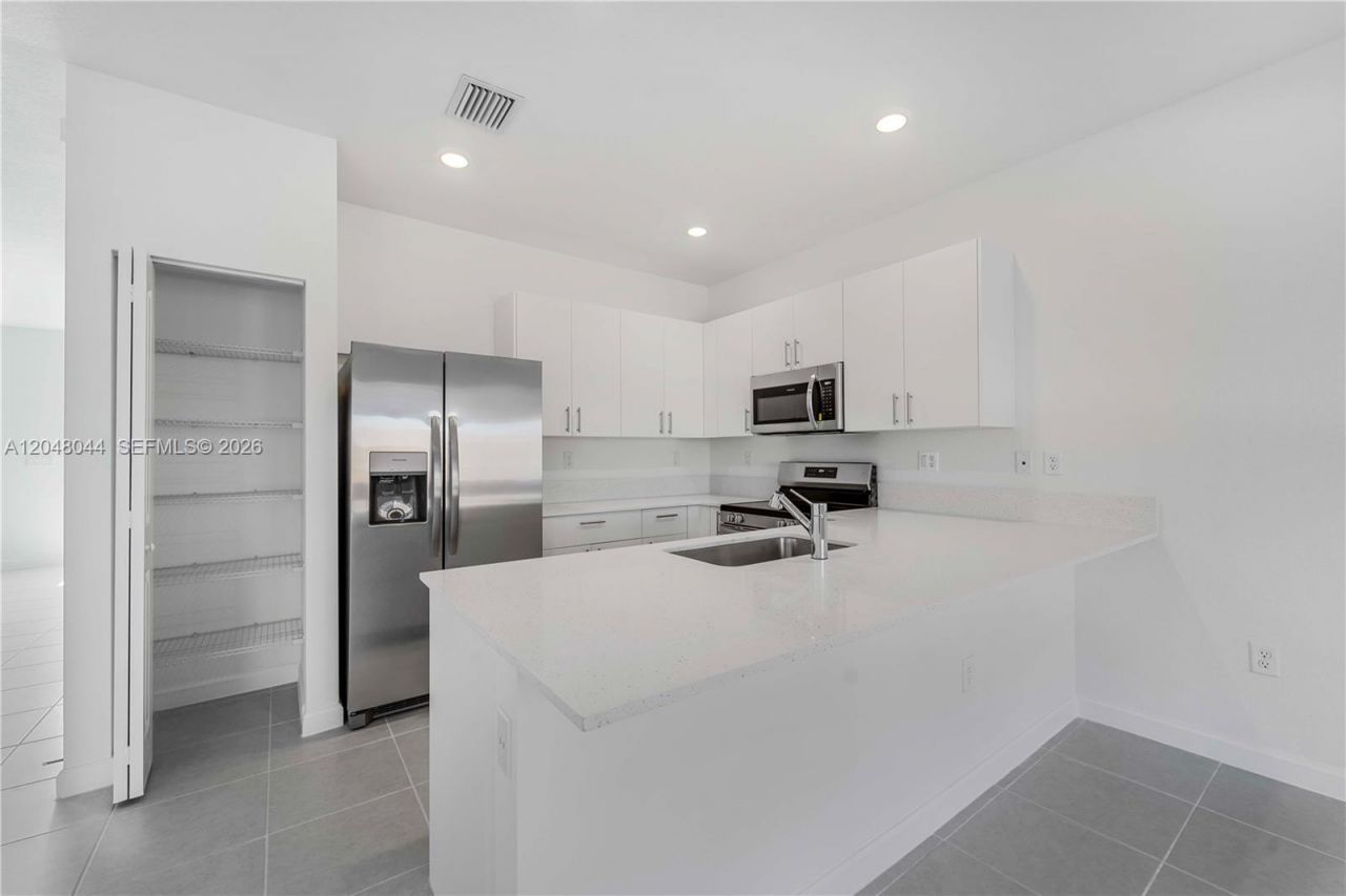 701 SE 13th St Cir , Homestead, FL 33034 Photo