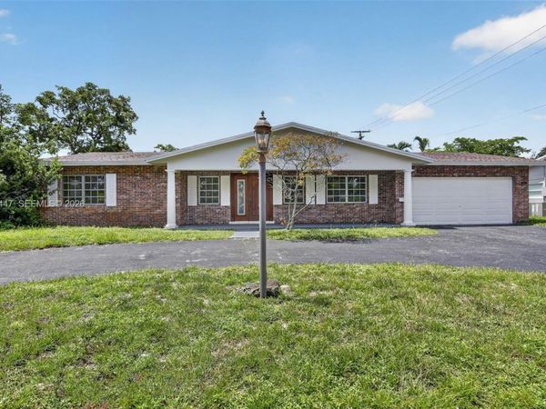 5620 SW 8th St , Plantation, FL 33317