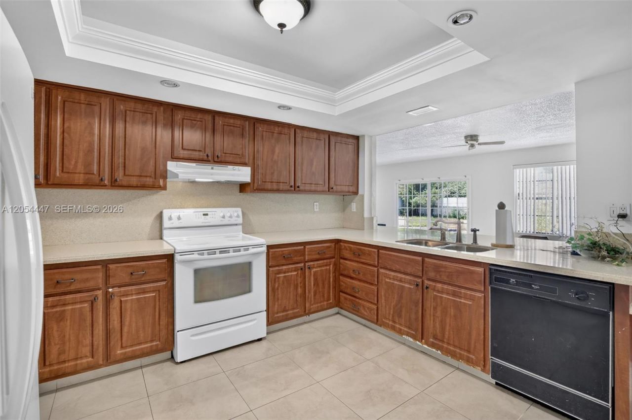 5620 SW 8th St, Plantation, FL 33317 Photo