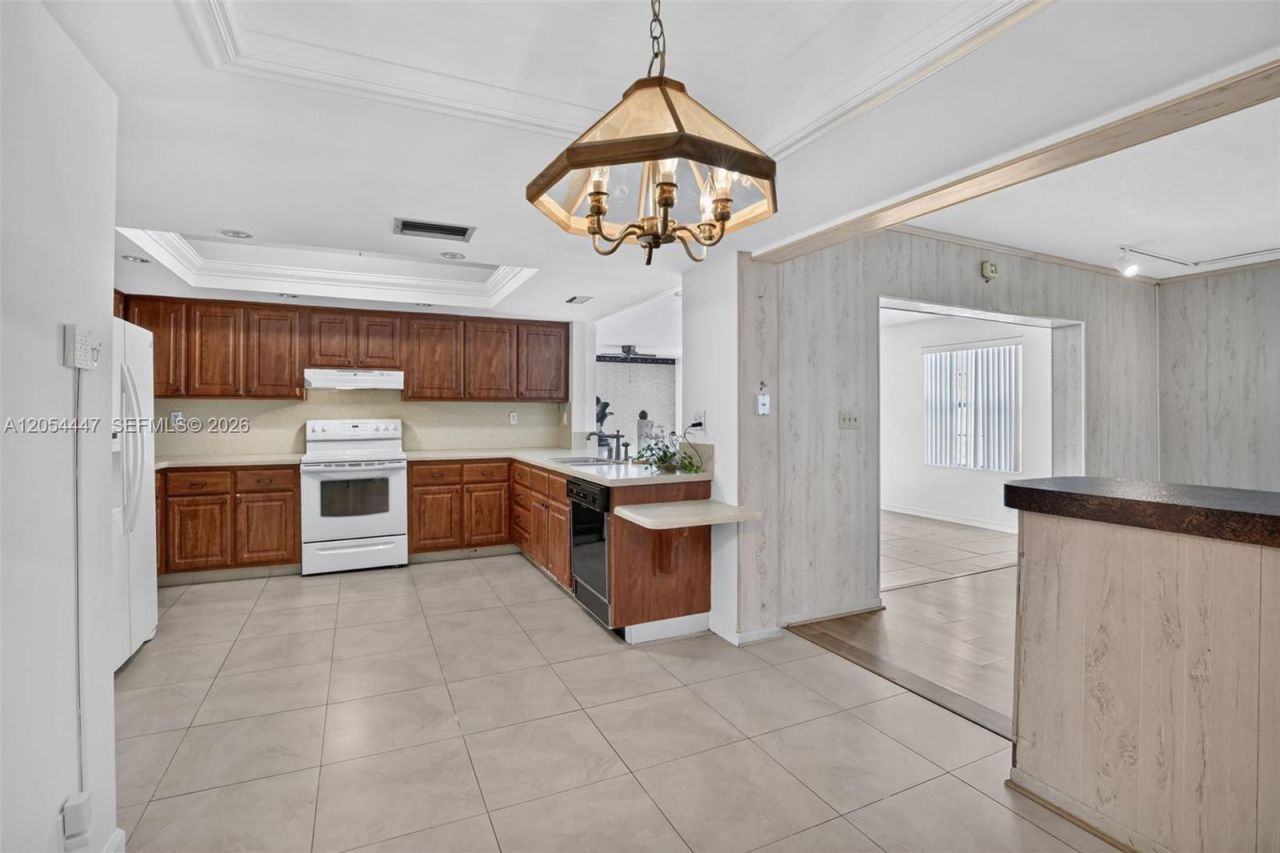 5620 SW 8th St, Plantation, FL 33317 Photo