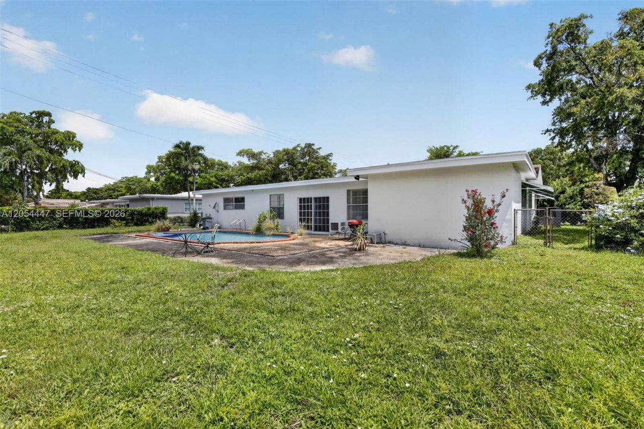 5620 SW 8th St, Plantation, FL 33317 Photo
