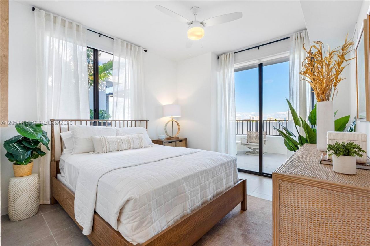 208 N Federal Hwy, Unit PH 853, Pompano Beach, FL 33062 Main Photo