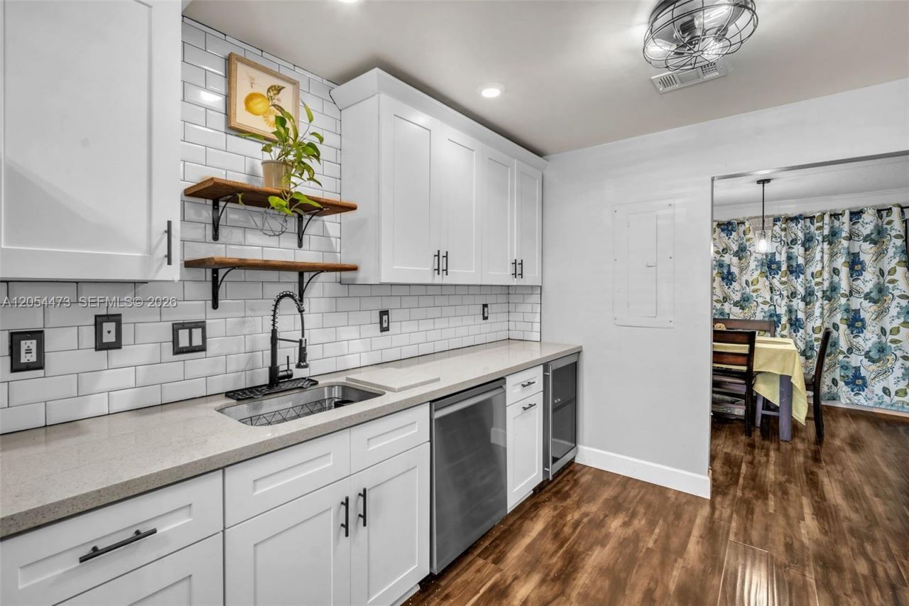 8747 Cleary Blvd, Plantation, FL 33324 Photo