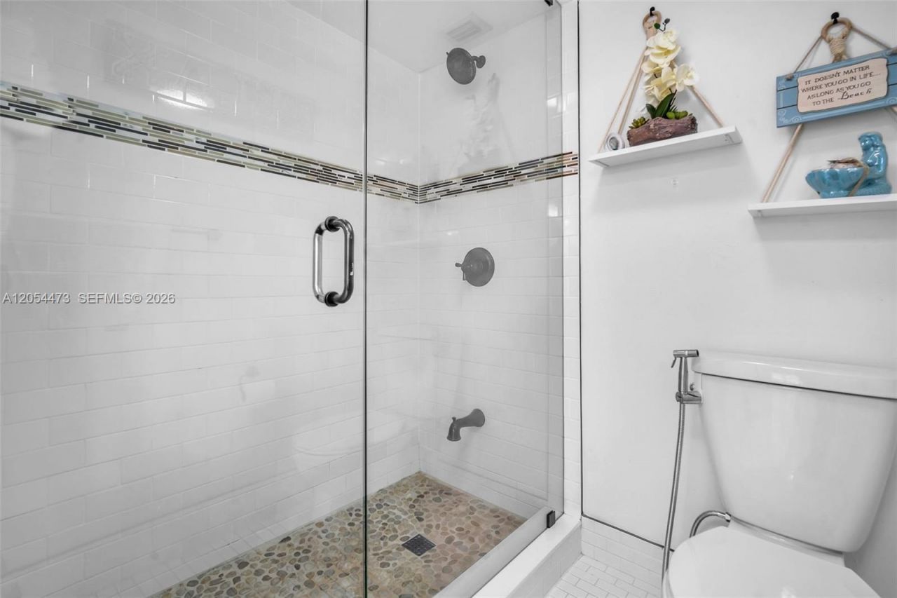 8747 Cleary Blvd, Plantation, FL 33324 Photo