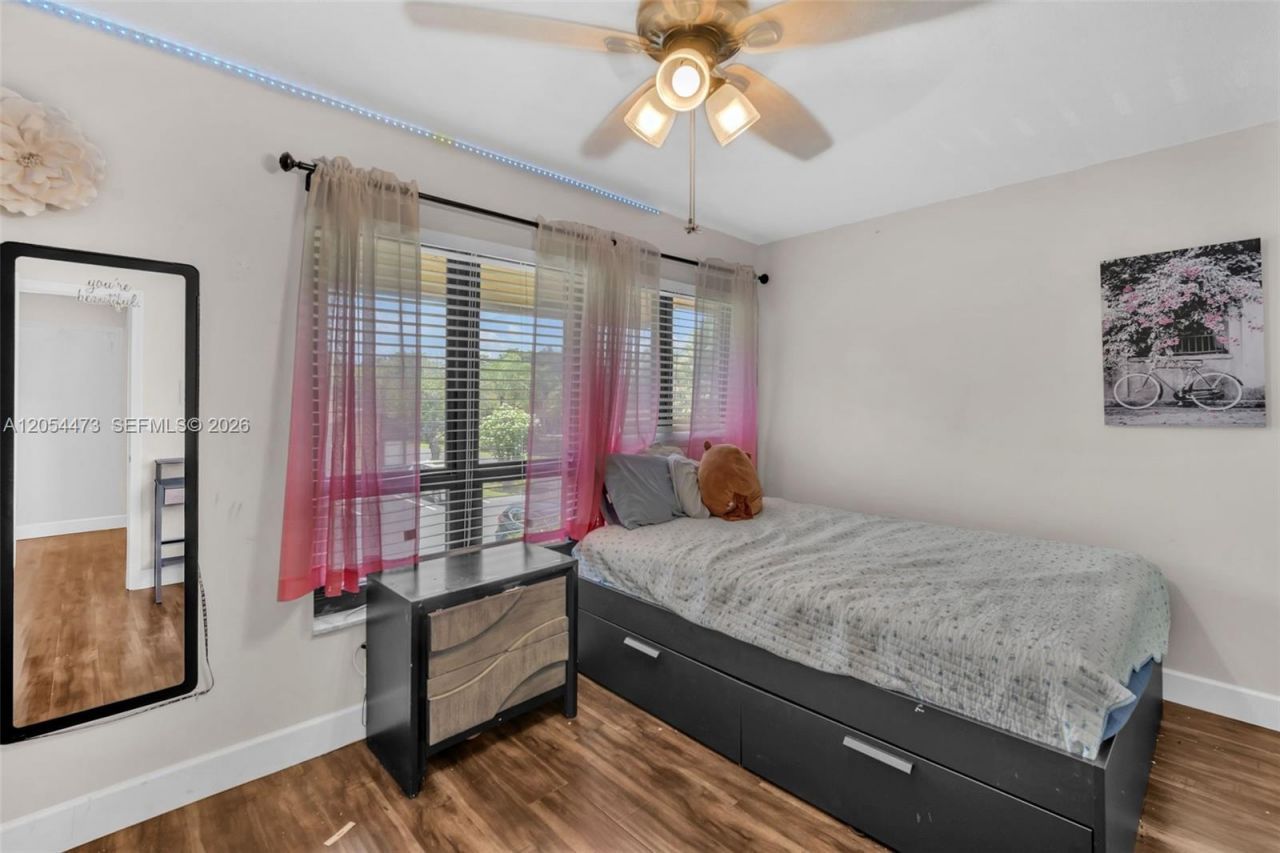 8747 Cleary Blvd, Plantation, FL 33324 Photo