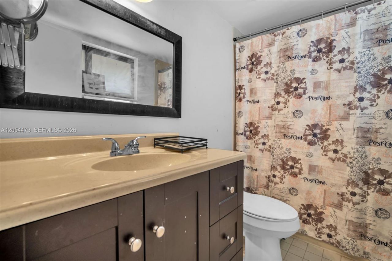 8747 Cleary Blvd, Plantation, FL 33324 Photo