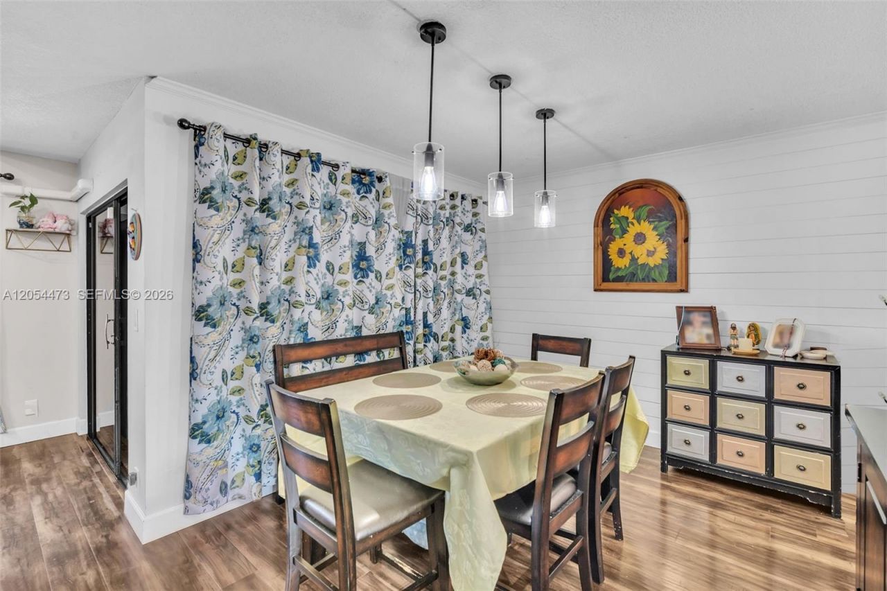 8747 Cleary Blvd, Plantation, FL 33324 Photo