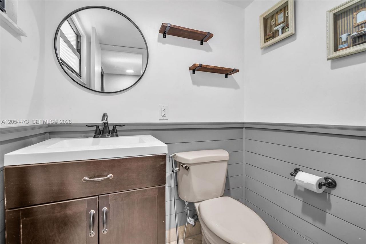 8747 Cleary Blvd, Plantation, FL 33324 Photo