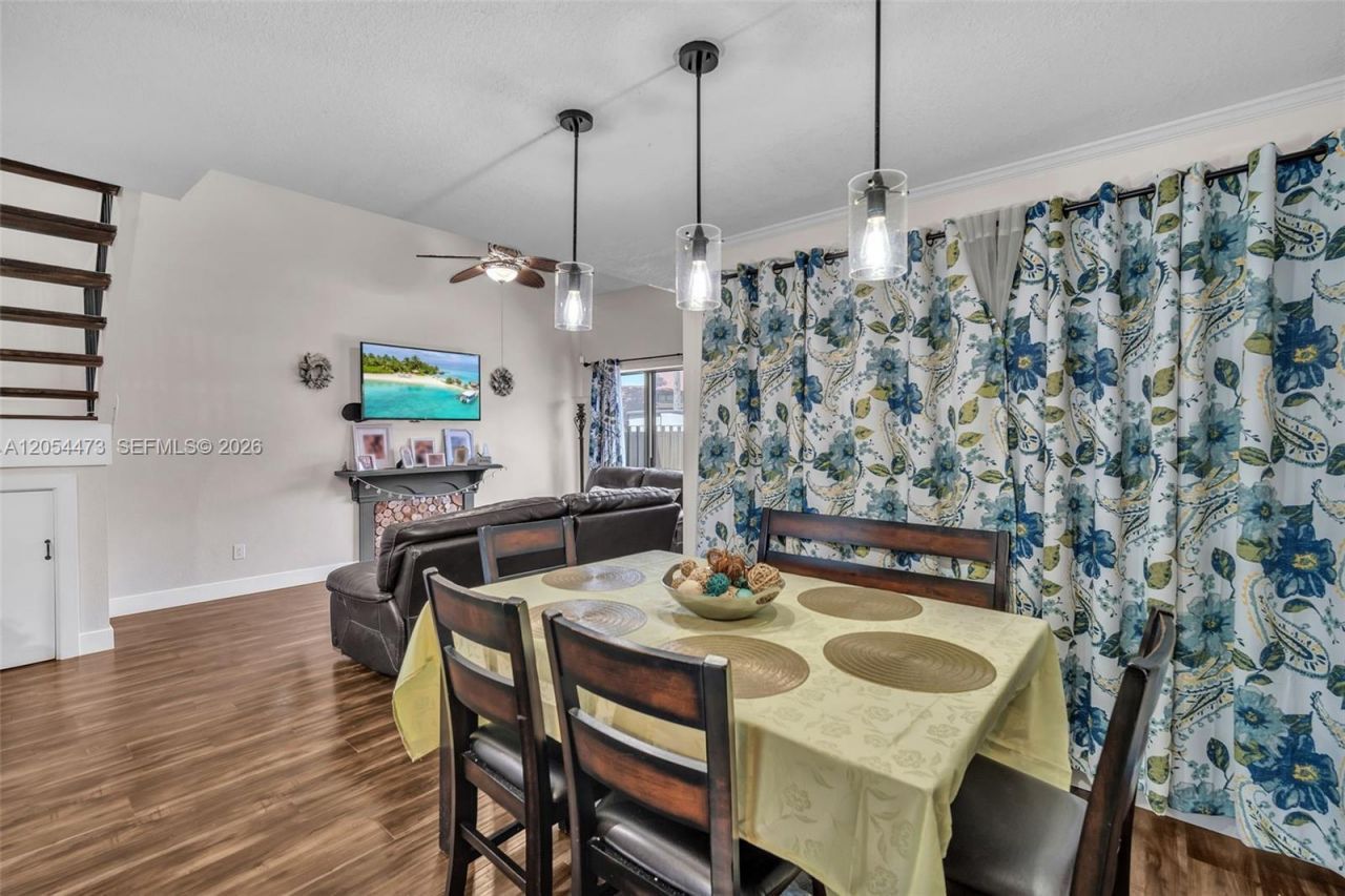 8747 Cleary Blvd, Plantation, FL 33324 Photo