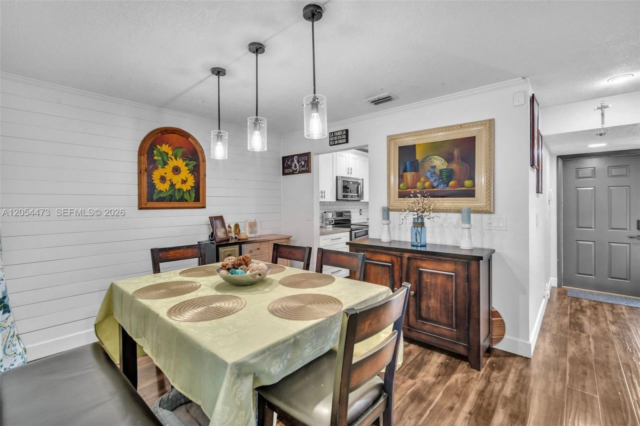 8747 Cleary Blvd, Plantation, FL 33324 Photo