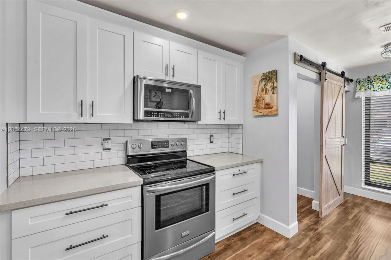 8747 Cleary Blvd, Plantation, FL 33324 Photo