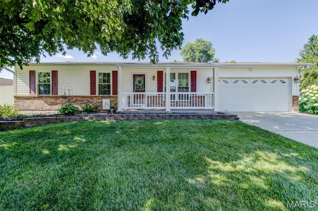 3017 Valley Vista Drive , Saint Peters, MO 63376 Main Photo