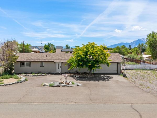 1267 Esther Way, Minden, NV 89423