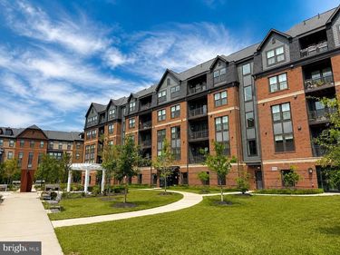 3927 FAIR RIDGE DRIVE, Unit 303, FAIRFAX, VA 22033