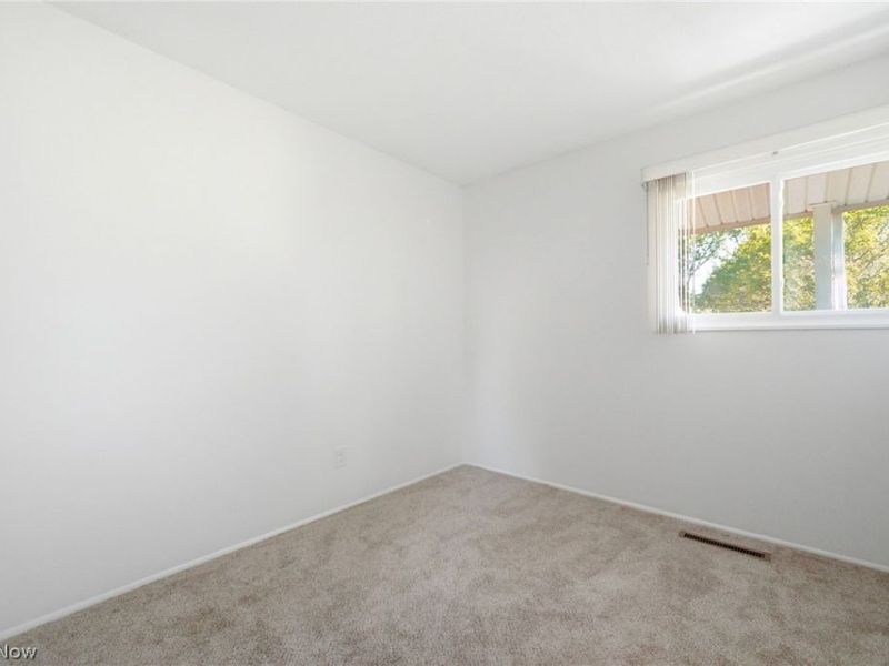 24320 Laing Road, Bedford Heights, OH 44146 Photo 15