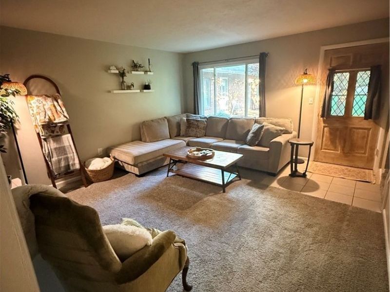 999 Renninger Road, Akron, OH 44319 Photo 5