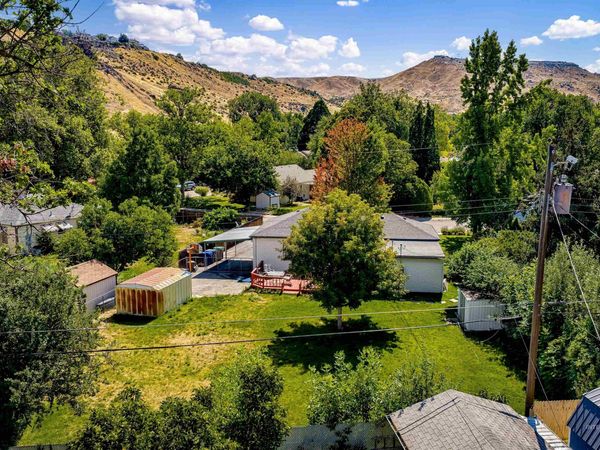 611 N Riverview Dr, Boise, ID 83712
