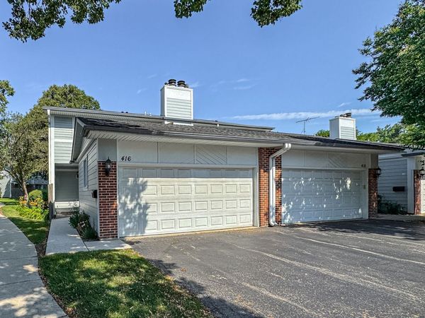 416 Swallow Lane , Deerfield, IL 60015