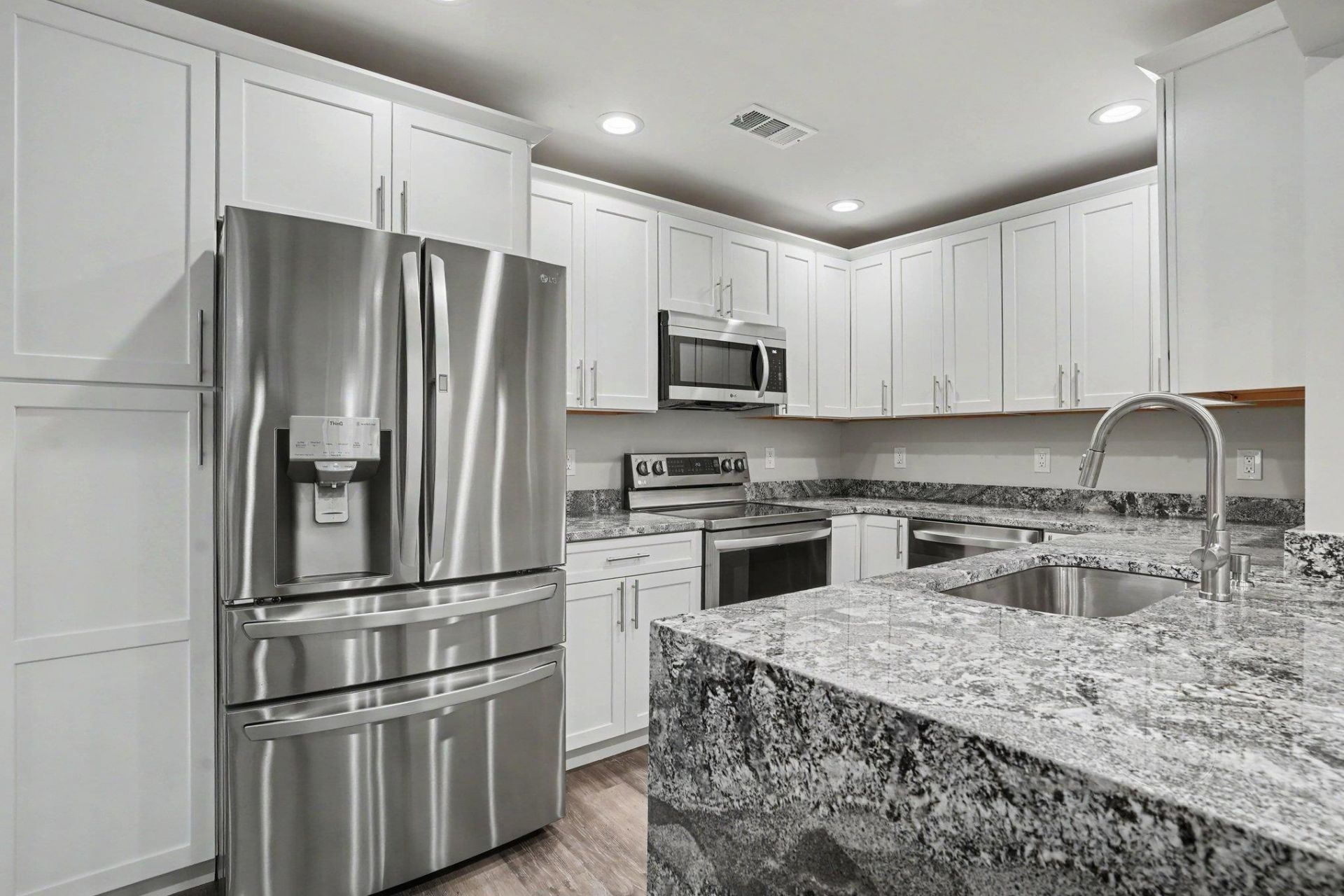 206 Maple St. Photo 11